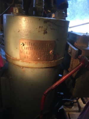 Bilde av motorskilt (Foto: Dag Bækkedal)